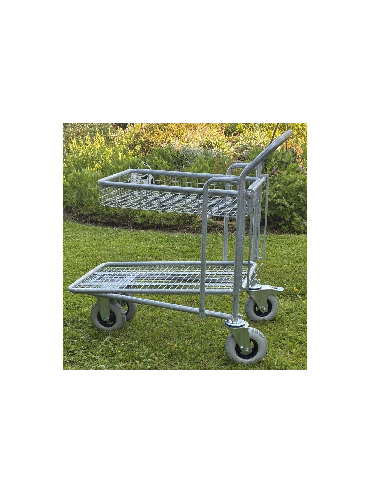 Corbeille relevable et plateau